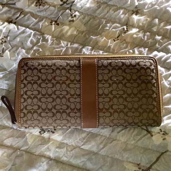 Canvas Coach Wallet - Picture 2 of 5